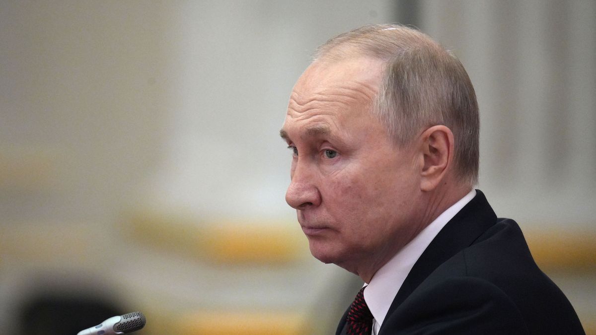 Władimir Putin nie zdołał zatrzymać fali ucieczek z kraju. 600 tys. młodych, wykształconych ludzi uciekło przed mobilizacją i biedą, która coraz śmielej wkracza do kraju 