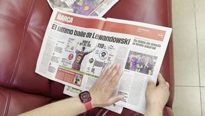 "Zabójca bez zarzutu". W Barcelonie chwalą Lewandowskiego, ale wyliczają mu też zarobki