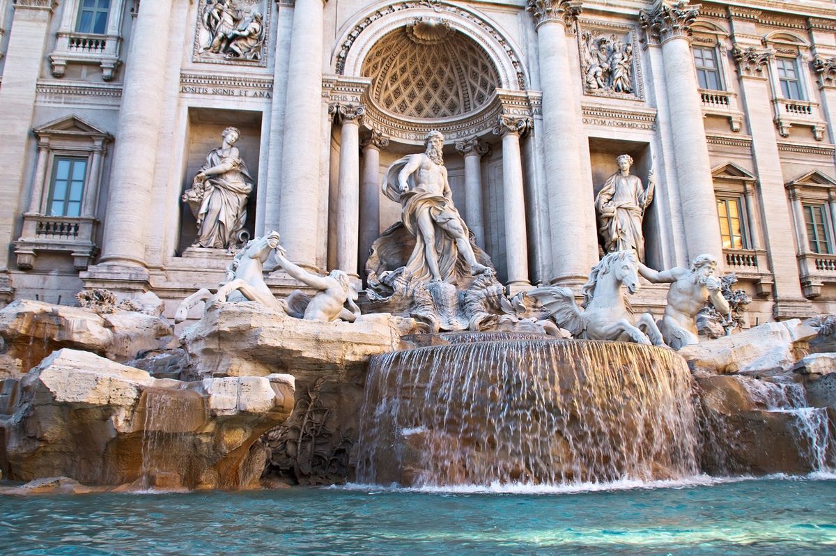 Fontana di Trevi to obowiązkowy punkt każdej wycieczki do Rzymu.