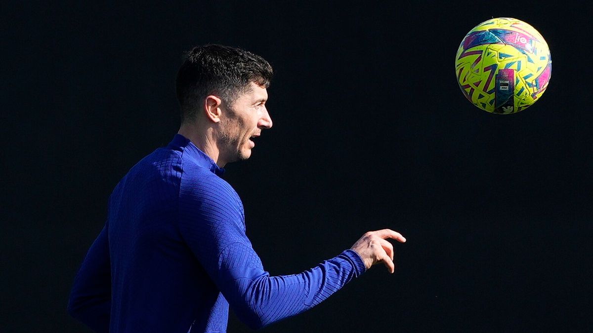 PAP/EPA / ALEJANDRO GARCIA / Na zdjęciu: Robert Lewandowski