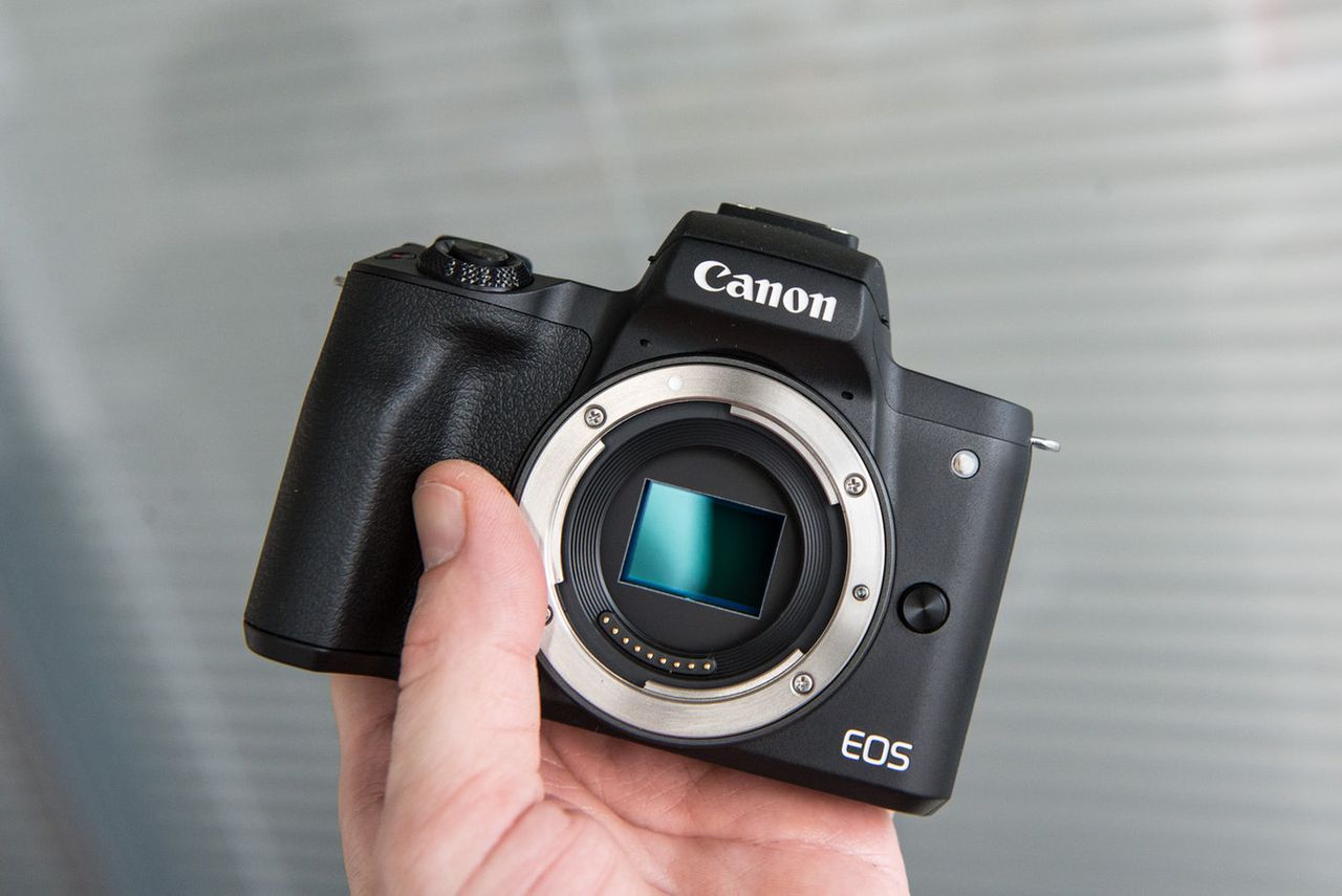 Czy Canon pokaże nowe aparaty przed Photokiną? Jest w tyle za Nikonem