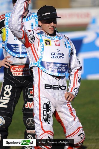 Paweł Przedpełski w pierwszym sezonie startów w reprezentacji Polski wywalczył dwa medale - złoty w DMEJ i srebrny w DMŚJ