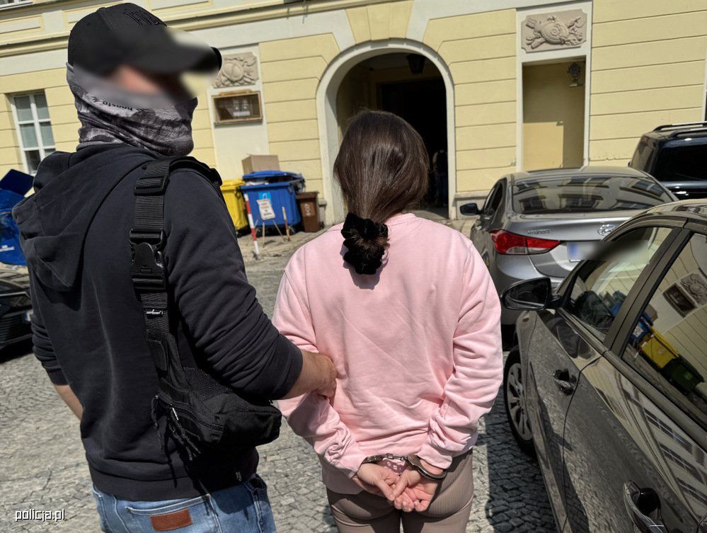 Małżeństwo zatrzymane za ułatwianie prostytucji i czerpanie korzyści majątkowych