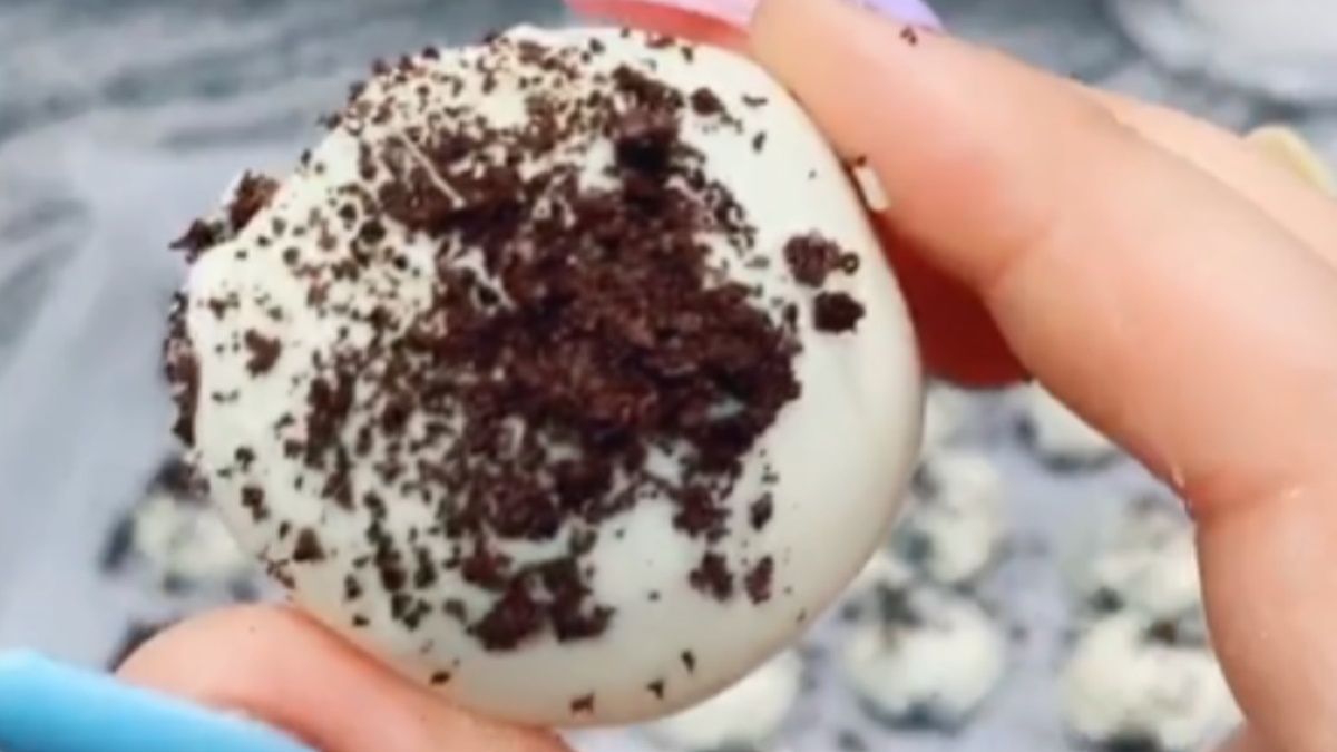 Praliny Oreo to prosty deser, który nie tylko świetnie wygląda, ale i – smakuje 