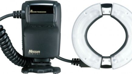 Pierścieniowa lampa błyskowa Nissin MF18 na Photokina 2010 1