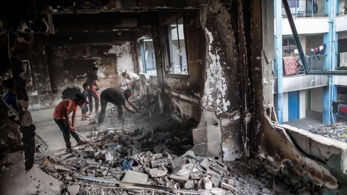 KHAN YUNIS, GAZA - MAY 19: A view of the damaged school as Palestinian families who fled Rafah due to Israeli attacks take shelter in a school as Israeli attacks on Gaza continue on May 19, 2024 in Khan Yunis, Gaza. Palestinians cleaned a school damaged in the attacks and settled in the classrooms. (Photo by Jehad Alshrafi/Anadolu via Getty Images)