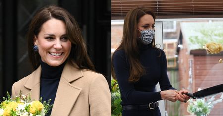 Kate Middleton i jej "popisy kulinarne" z patelnią. Księżna zadała szyku podczas wizyty w domu opieki (ZDJĘCIA)