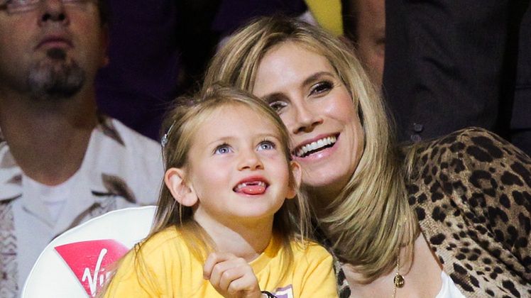 Heidi Klum i jej 17-letnia córka Leni pozdrawiają z dwóch okładek