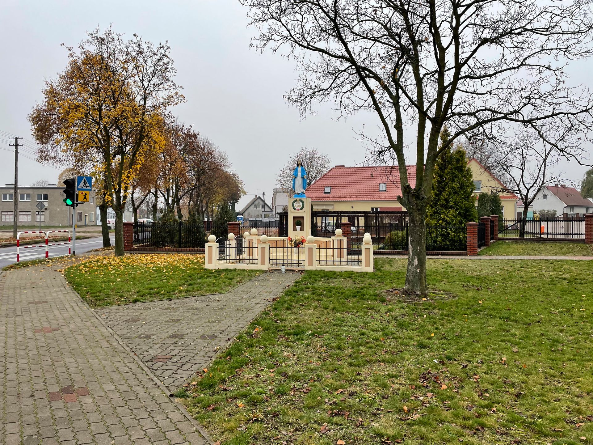 Dobry iPhone w "dobrej" cenie. iPhone 12: test 16