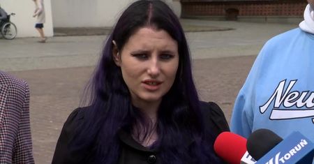 17-latka zatrzymana i skuta za pisanie kredą po chodniku w pobliżu kościoła w Toruniu opowiada o interwencji policji