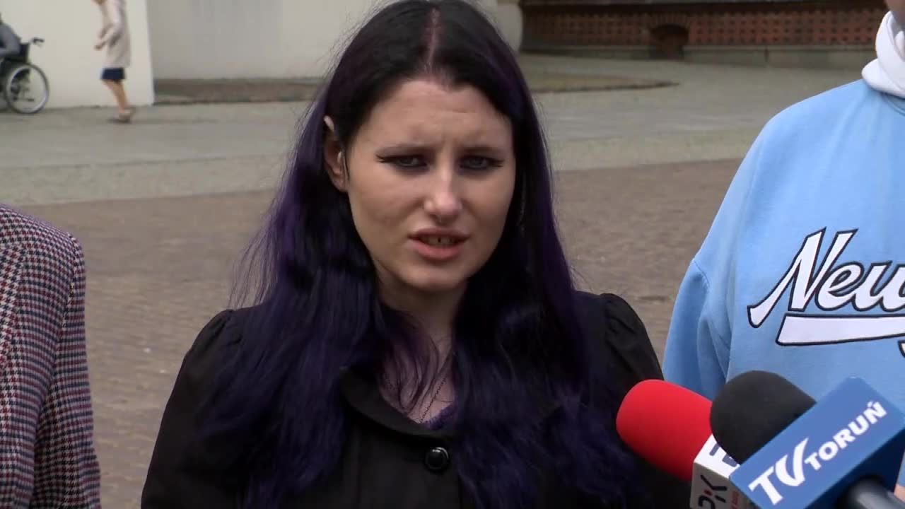 17-latka zatrzymana i skuta za pisanie kredą po chodniku w pobliżu kościoła w Toruniu opowiada o interwencji policji