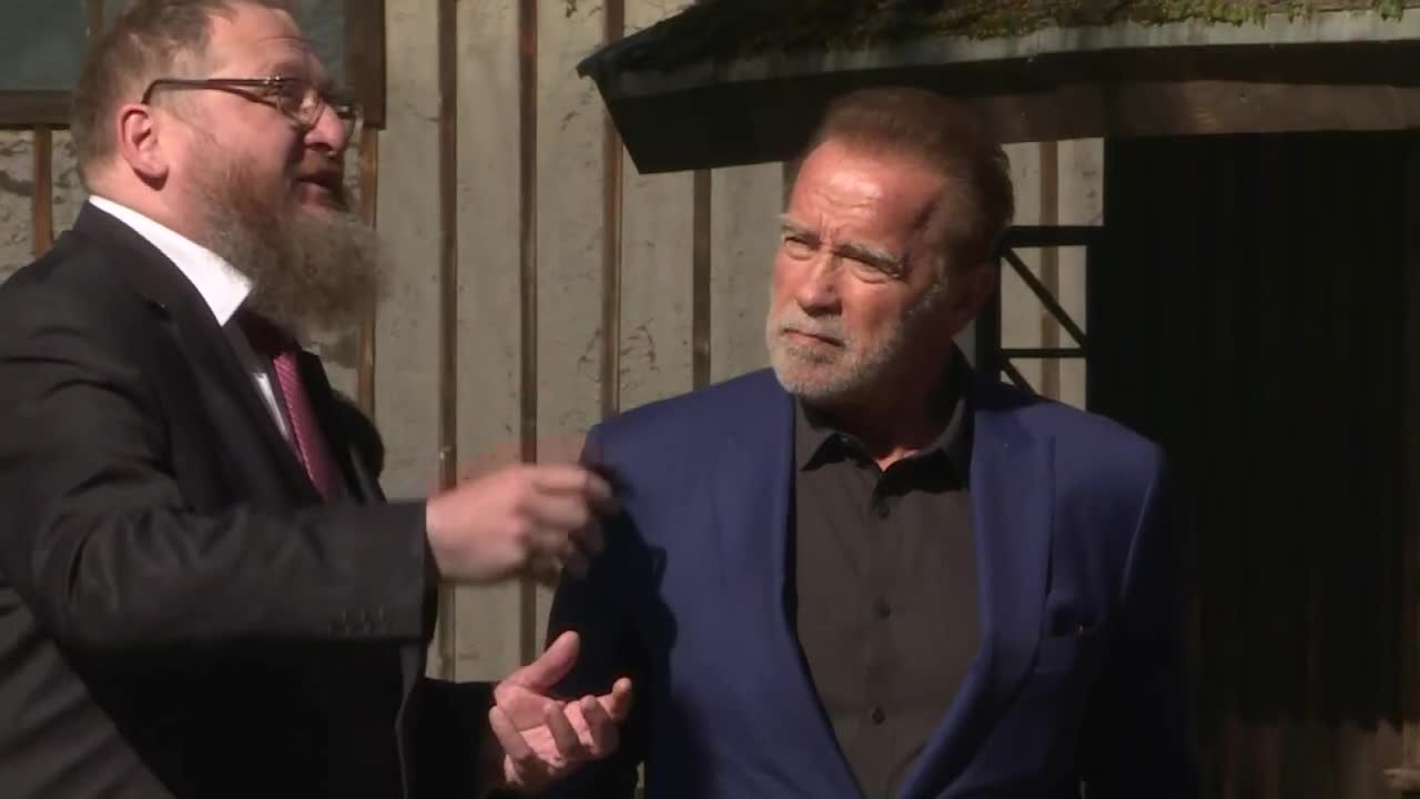 Arnold Schwarzenegger odwiedził Auschwitz