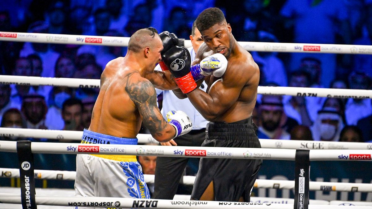 PAP/EPA / ALI HAMED KHAMAJ / Na zdjęciu: Ołeksandr Usyk i Anthony Joshua