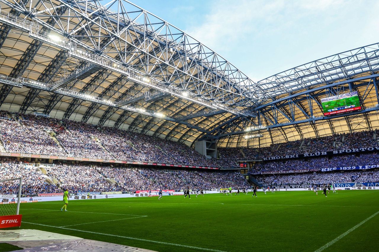 Poznań: Miliony na modernizację stadionu, na którym gra Lech Poznań. Kwota jest wyższa niż w zeszłym roku. Co zmieni się na Enea Stadionie?
