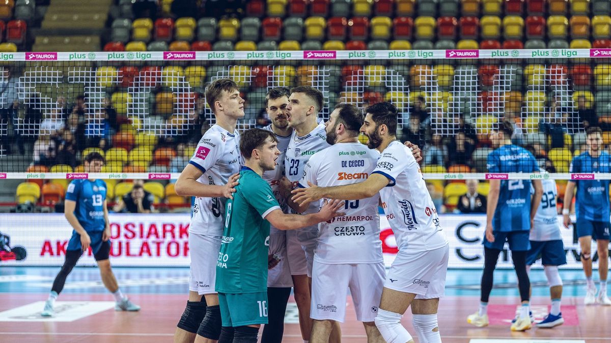 Facebook / Marek Osuchowski / Na zdjęciu: siatkarze Steam Hemarpol Politechniki Częstochowa