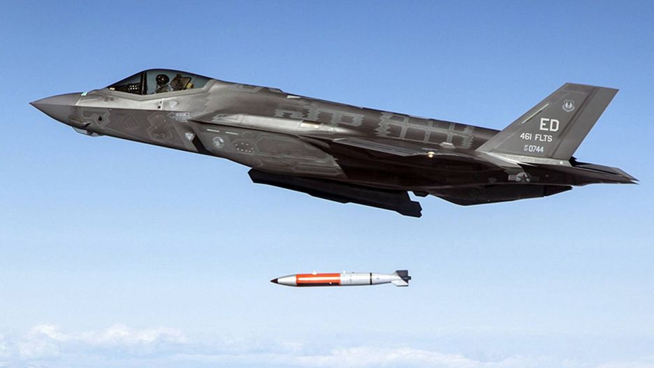 Pierwsza próba zrzucenia bomby B61-12 z myśliwca F-35