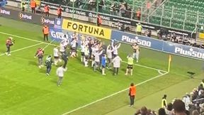 Świętowali pod pustą trybuną. Piłkarze Lecha nagrani