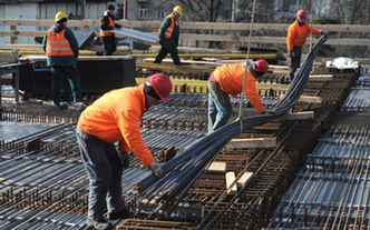 Ostatnie dane o produkcji zaskoczyły ekonomistów. Oto co nas czeka