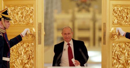 Rosjanie i Niemcy zapełniają skarbce złotem. Polskie świecą pustkami