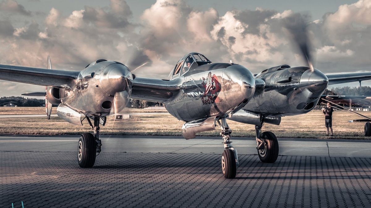 Fotografia lotnicza Marcina Huty, czyli myśliwce, bombowce i akrobacje 1