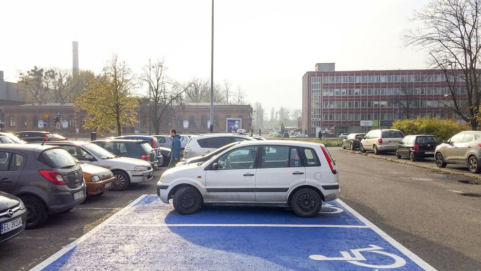 Miejsca parkingowe mnożą się pod nowymi blokami