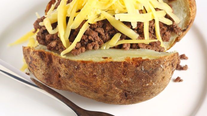 Pieczone w całości ziemniaki Russet Burbank (w mundurkach)