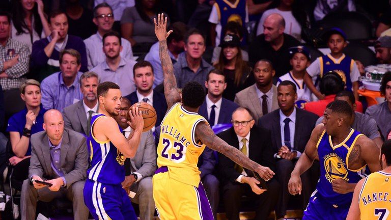 Zdjęcie okładkowe artykułu: AFP / W samym 2016 roku Warriors przegrali z Lakers dwa mecze łączną różnicą 37 punktów