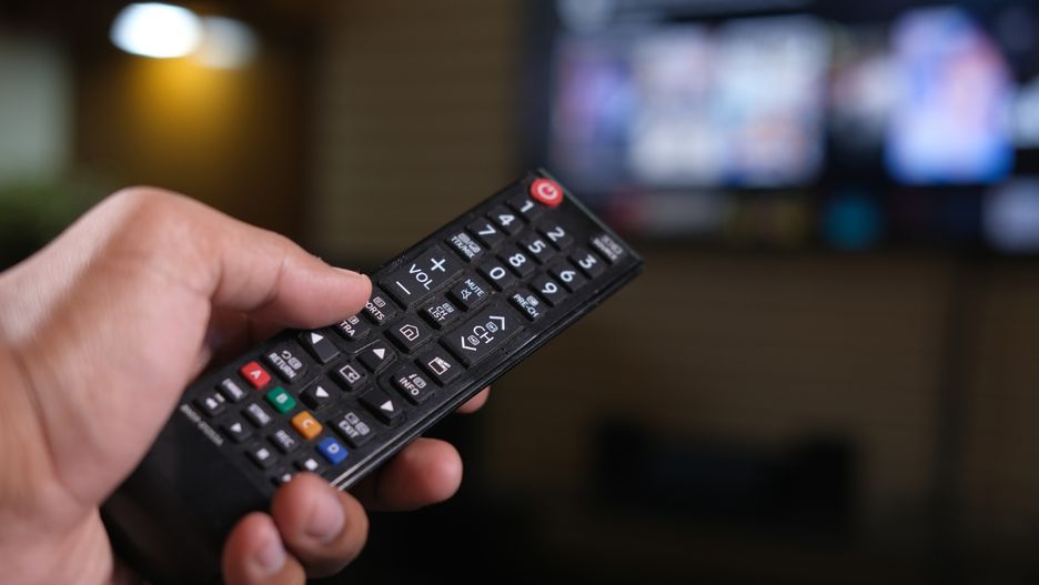 Jak naprawić pilota do telewizora przy pomocy ołówka?