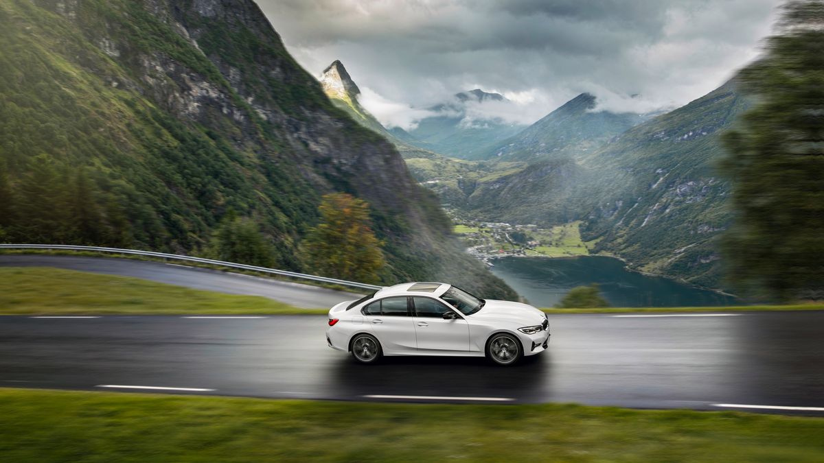 BMW serii 3 w podstawowej odmianie będzie napędzane 4-cylindrową jednostką