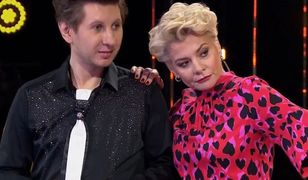 Oceniali nagich uczestników. Przed ekranami były tysiące widzów. Wiadomo, ile dokładnie