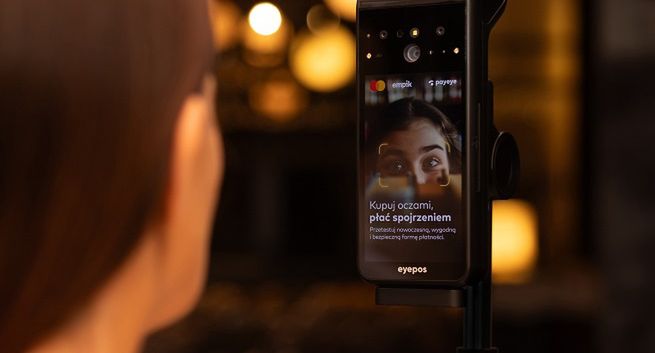 W Empiku można już płacić spojrzeniem. Ruszają płatności biometryczne w Polsce