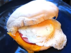 McMuffin z kiełbasą i jajkiem (McDonald's)