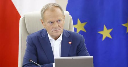 Polacy podzieleni ws. Tuska. Nowy sondaż