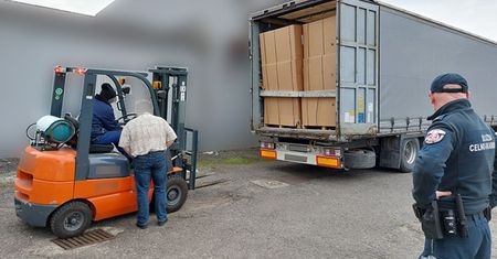 Zatrzymali ciężarówkę Polaka do kontroli. Odkrycie służb przy granicy