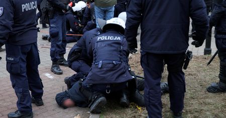 "Porażka". Wskazał "winnych" po starciach z policją