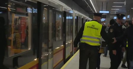 Trzy nowe stacje warszawskiego metra otwarte. “Nie byłoby tej inwestycji bez pieniędzy z Unii Europejskiej”