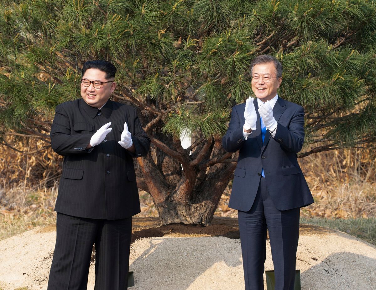 Przywódcy Korei Płn. i Płd. podjęli historyczną decyzję. Kończą 70-letnią wojnę