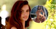 Emily Ratajkowski kokietuje w skąpym bikini. Śmiało eksponuje opalone ciało [ZDJĘCIA]