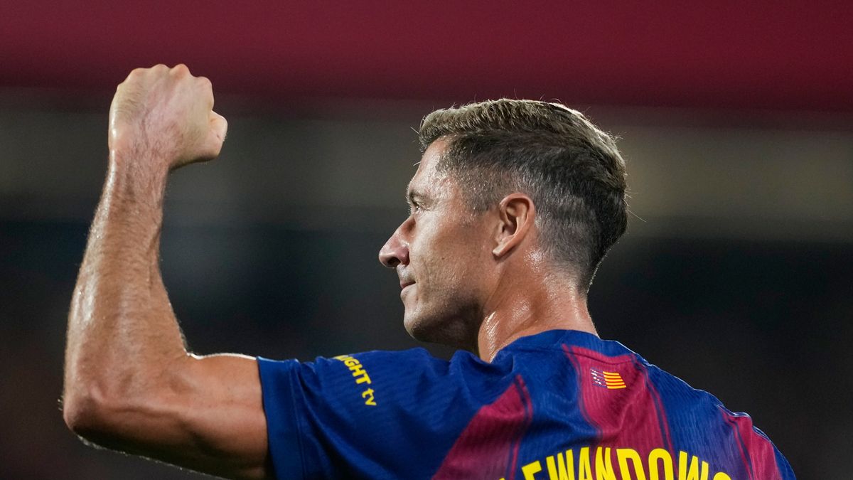 PAP/EPA / Alejandro Garcia / Na zdjęciu: Robert Lewandowski