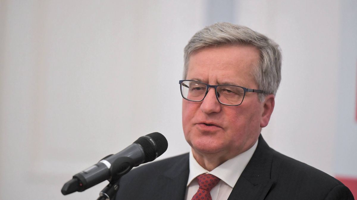 Bronisław Komorowski przeszedł zakażenie COVID-19. Wiemy, jak czuje się były prezydent