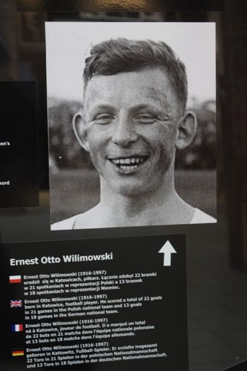 Kibice Ruchu z FC Deutschland chcą ratować grób Ernesta Wilimowskiego
