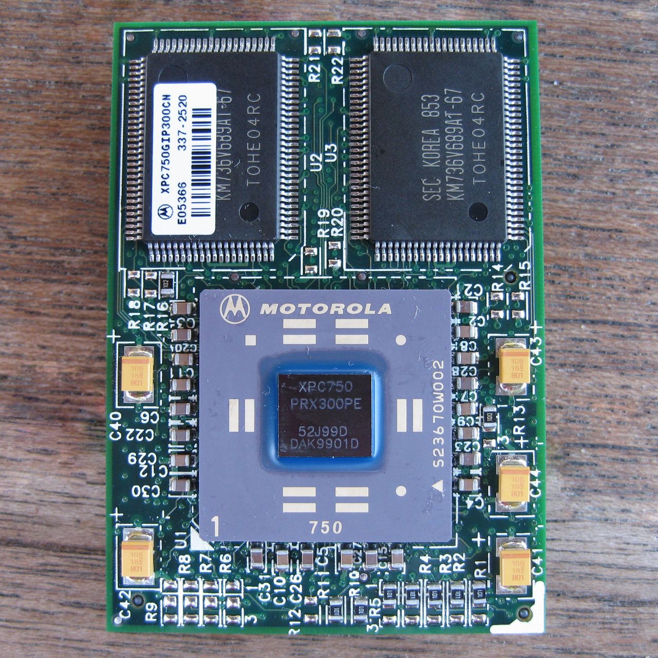 Procesor PowerPC 750 wyprodukowany przez Motorolę /fot. Wikimedia Commons
