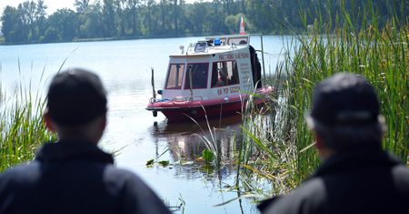 Wypadek samolotu na Jeziorze Lednickim. W środku były dwie osoby