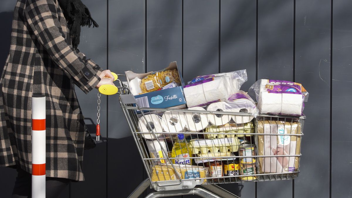 Majówka 2020. Jak będą otwarte sklepy 1 i 2 maja?