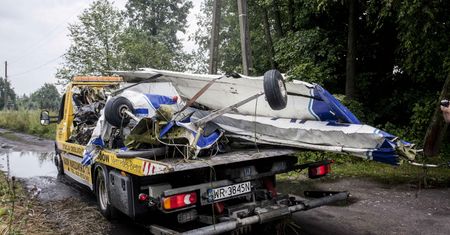 Zderzenie samolotów koło Radomia. Jaka przyczyna?