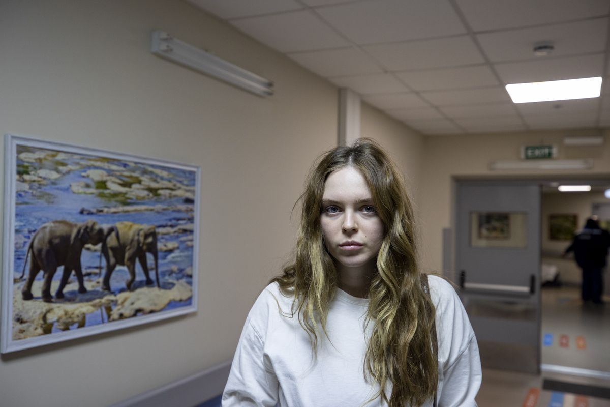 KYIV, UKRAINE - MARCH 04: Ukrainian kids receive treatment at Okhmatdyt Children's Hospital on the 9th day of large-scale Russian attacks in the country, in Kyiv, Ukraine on March 04, 2022. (Photo by Aytac Unal/Anadolu Agency via Getty Images)