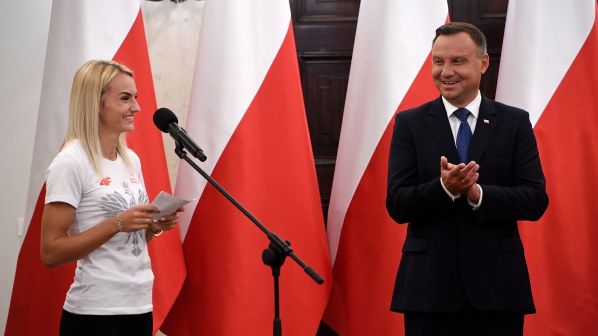 PAP / Radek Pietruszka / Na zdjęciu: Justyna Święty-Ersetić i prezydent Andrzej Duda 