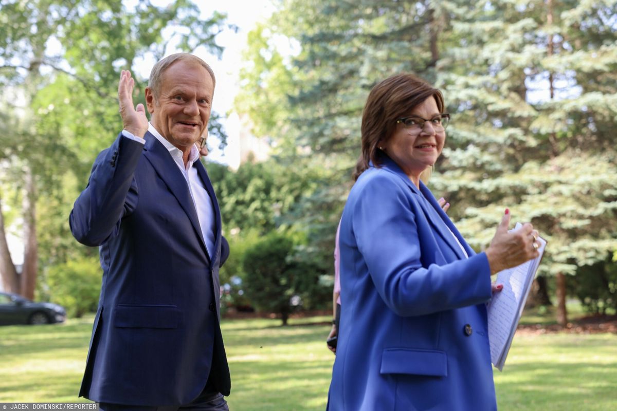 Premier  Donald Tusk i minister zdrowia Izabela Leszczyna