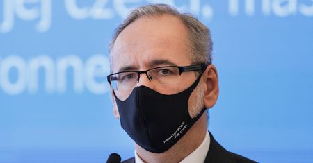 Żółta strefa. Rząd zaczyna "wojnę" z koronawirusem. Zmiany w leczeniu