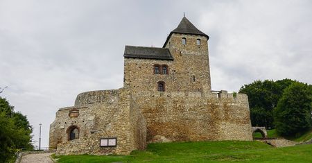 Zamek Będziński – strażnik historii na skarpie Przemszy